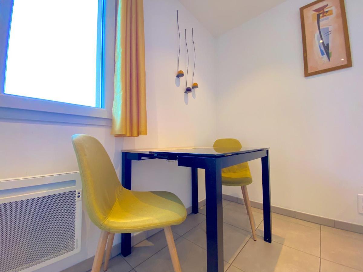 Apartment T2 Au Centre Avec Espace Exterieur *
