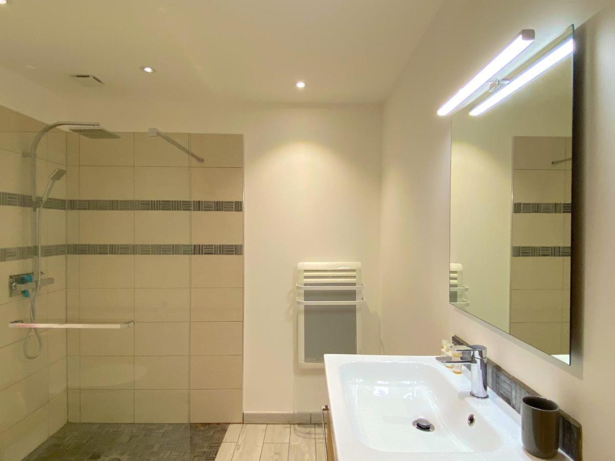 Apartment T2 Au Centre Avec Espace Exterieur *